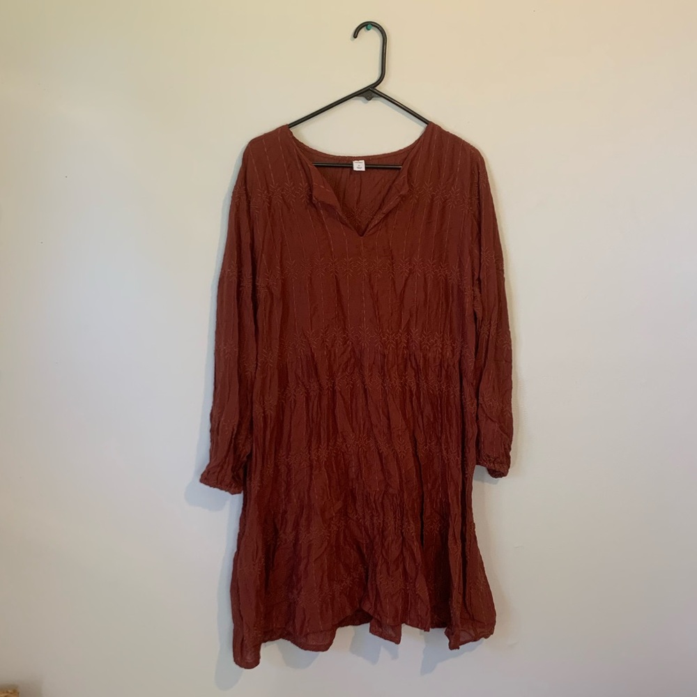 🌿 Worn once Old Navy embroidered pattern dress